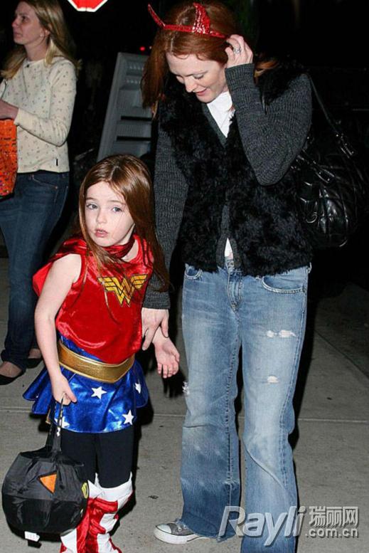 美国万圣节萌娃,万圣萌娃齐捣蛋