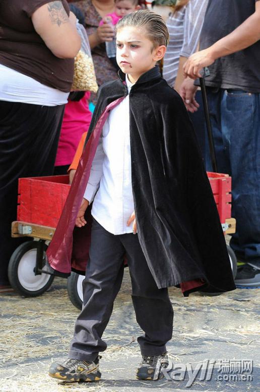 美国万圣节萌娃,万圣萌娃齐捣蛋