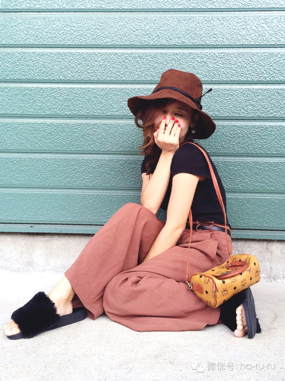 mcm的包包应该怎么搭配,mcm包包穿搭