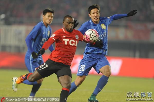 辽足战苏宁肇俊哲告别战潇洒带球大将风范