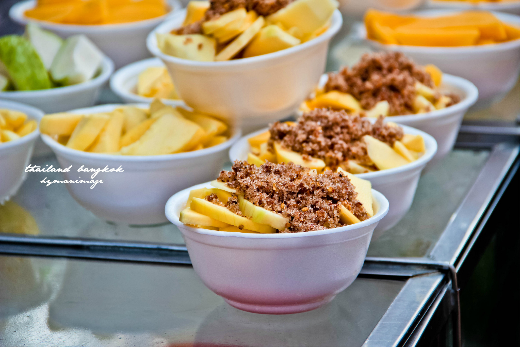 泰国国王去世是哪一年,泰国国王普密蓬去世