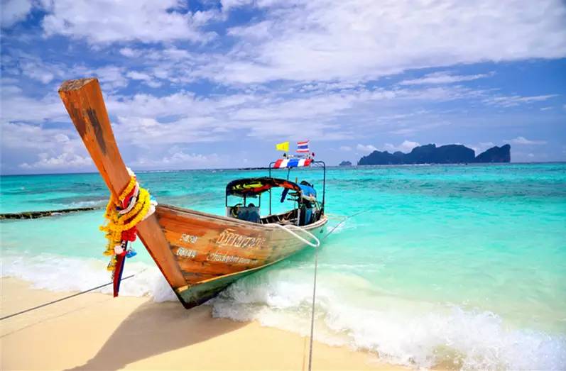 泰国国王去世是哪一年,泰国国王普密蓬去世