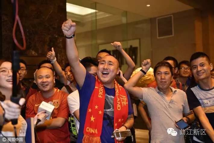 国足凯旋而归机场,国足圣朱雀2021