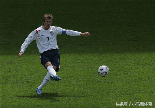 足坛评价卡洛斯最牛逼任意球,足坛十大诡异弧线球破门