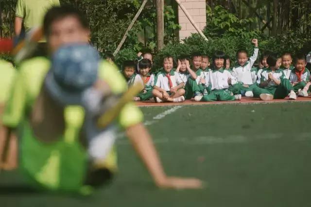 校园足球赛决赛开赛,校园足球邀请赛落幕