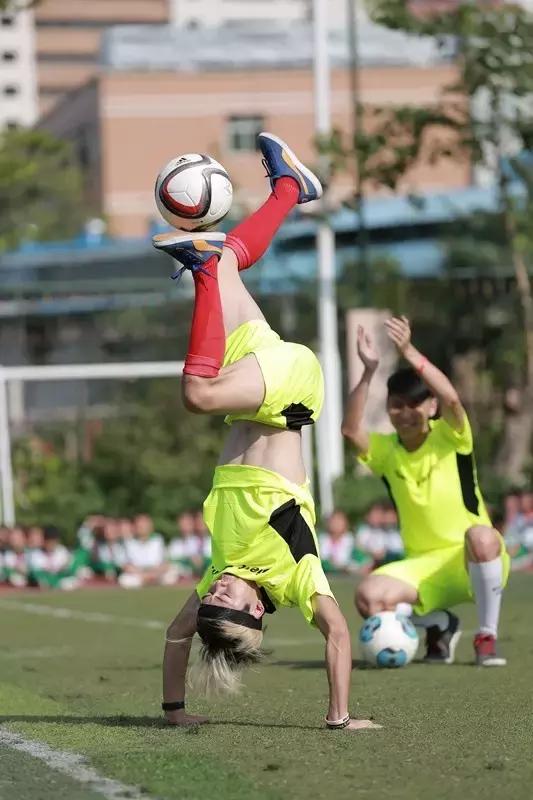 校园足球赛决赛开赛,校园足球邀请赛落幕