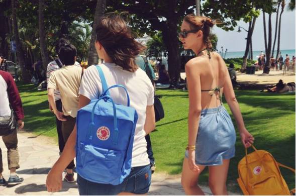 又土又时尚的书包,小学生又沙雕又可爱的帆布包