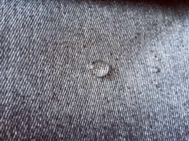 长情不如久伴的图片,陪我很久的双肩包