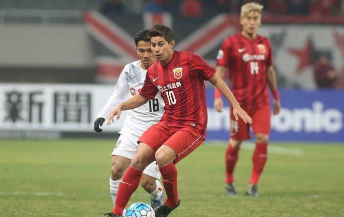 足坛十大黄金左脚盘点,小易体育资讯