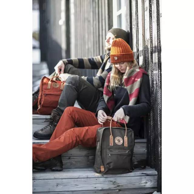 又土又时尚的书包,小学生又沙雕又可爱的帆布包