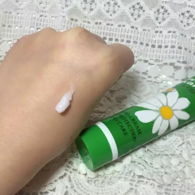 秋冬手部干燥粗糙肿么办？用对产品让你摆脱大妈手！