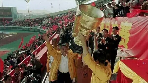 少林足球周星驰和吴孟达自我介绍,周星驰和吴孟达功夫足球