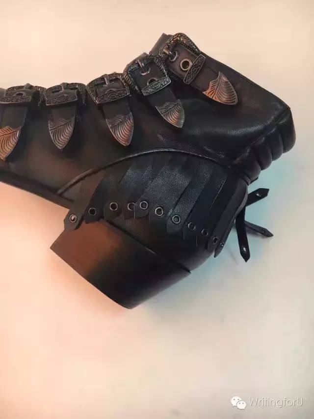 闹，你们要的靴子来了