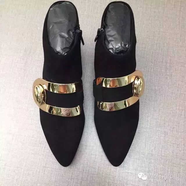 闹，你们要的靴子来了