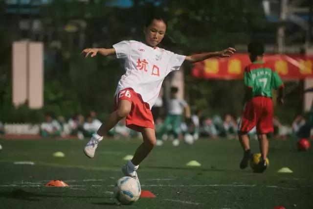 校园足球赛决赛开赛,校园足球邀请赛落幕