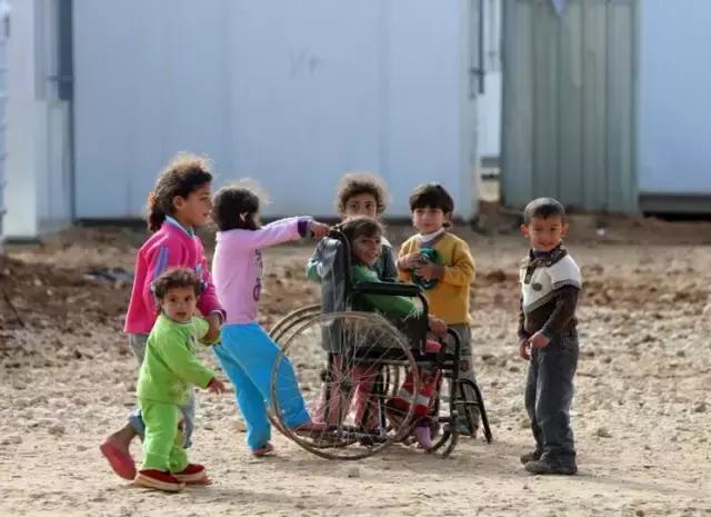 捐助学生该准备什么物资,捐助的时候需要关注什么