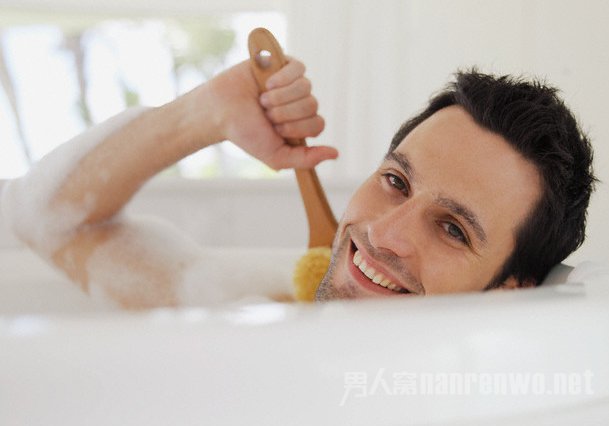 跑步出汗身上酸臭味能制止吗,跑步后背出汗身上凉什么原因