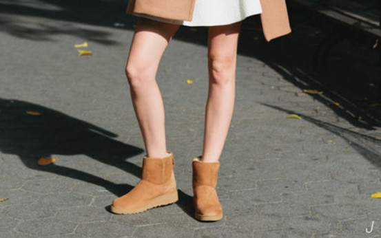 冬季能给孩子穿什么样式雪地靴,雪地靴和加绒鞋哪个暖和