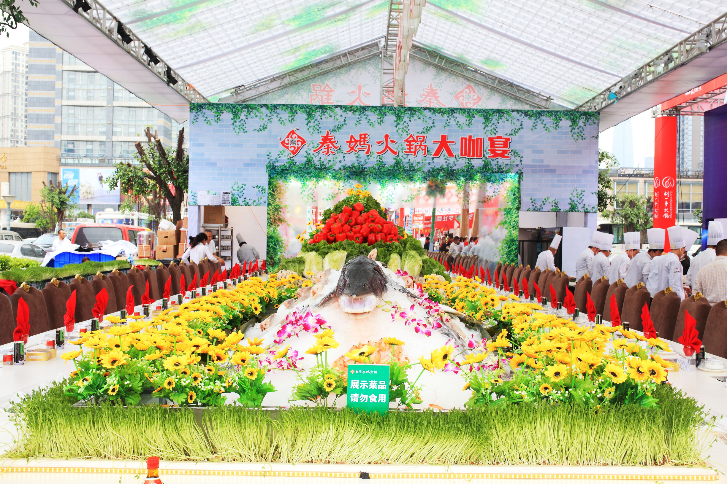 秦妈火锅大桌,重庆火锅最新菜品秦妈火锅