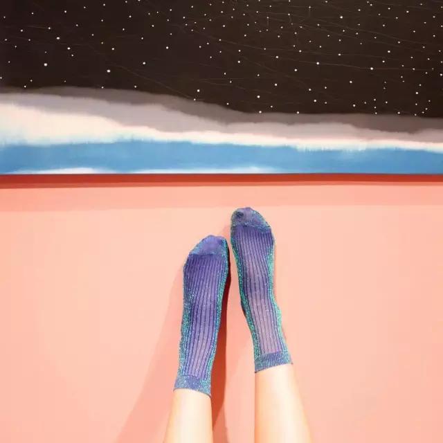 袜子要怎么搭配衣服,袜子正确搭配鞋子穿法