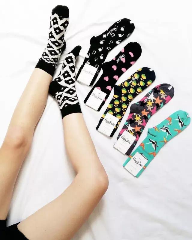 袜子要怎么搭配衣服,袜子正确搭配鞋子穿法