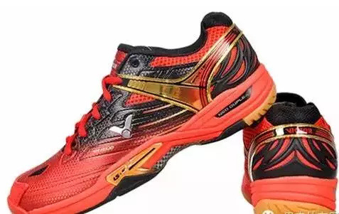 打羽毛球后脚底肿胀,打羽毛球脚底一直起泡怎么办