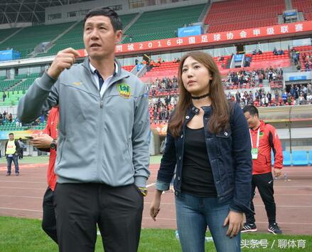 中甲莱斯特成功冲超美女老板加山哥黎兵下赛季这支球队更可怕