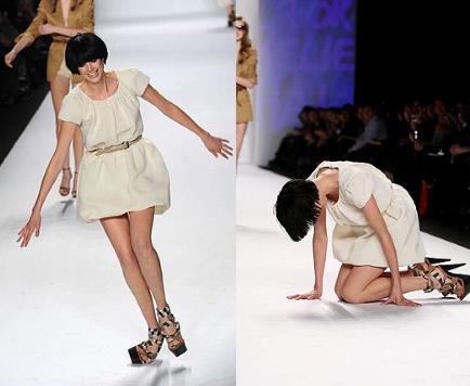 怎样光脚穿高跟鞋舒服,高跟鞋穿起来舒服吗