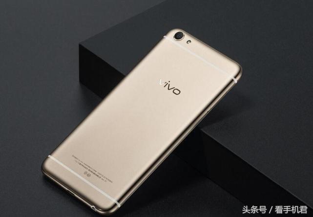 荣耀x70和opporeno8哪个好,荣耀80和vivox70哪个更好