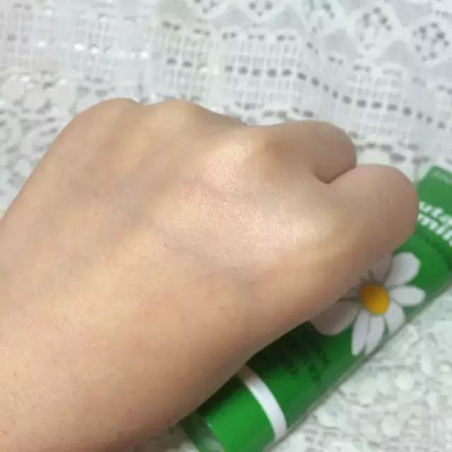 秋冬手部干燥粗糙肿么办？用对产品让你摆脱大妈手！