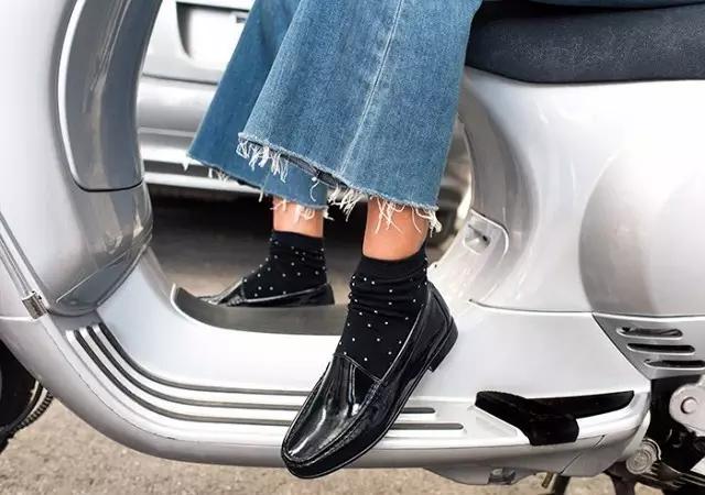 袜子要怎么搭配衣服,袜子正确搭配鞋子穿法