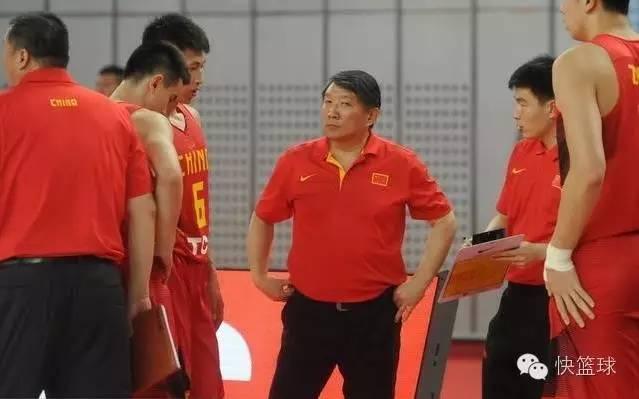 宫鲁鸣临危受命之路,宫鲁鸣将继续担任中国男篮主教练