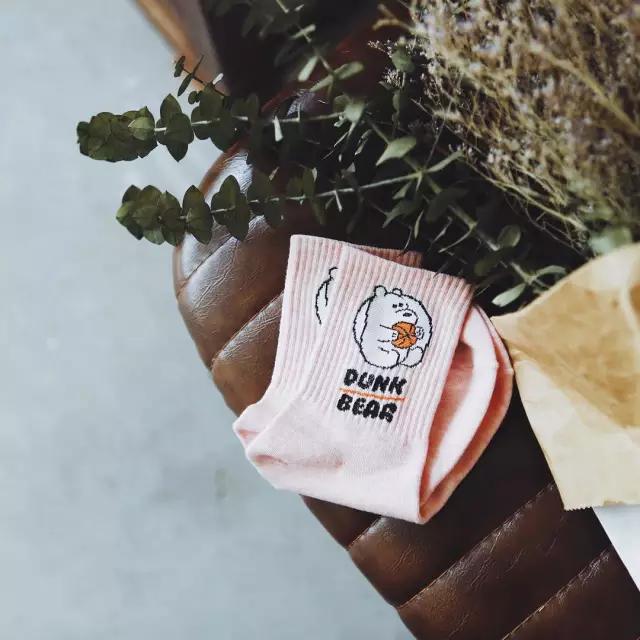 袜子要怎么搭配衣服,袜子正确搭配鞋子穿法