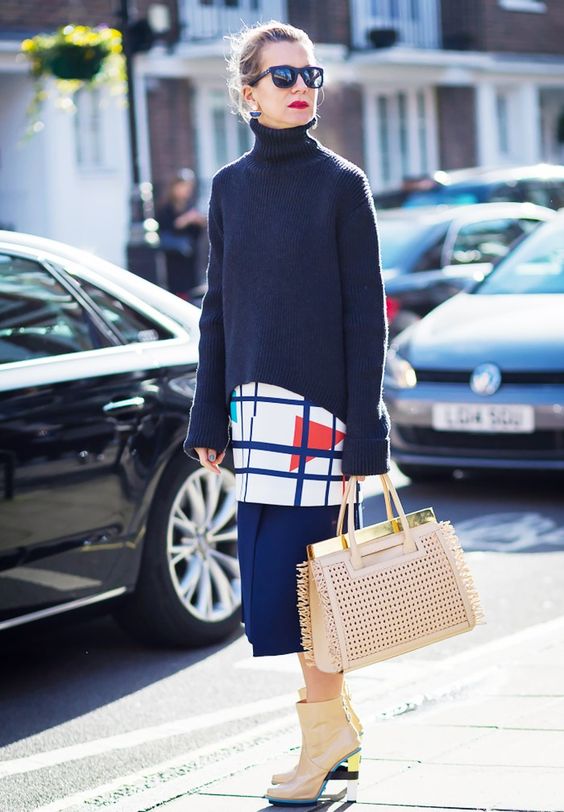 oversize款的衣服比正常码大吗,oversize的衣服