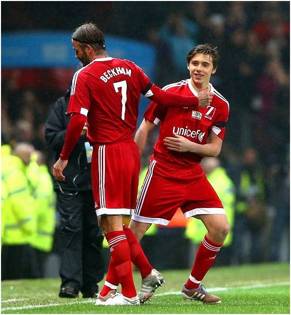 上阵父子兵足球门将,球赛中的上阵父子兵