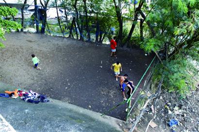 一定要打篮球吗踢足球不行吗,踢足球的去打篮球有什么感受