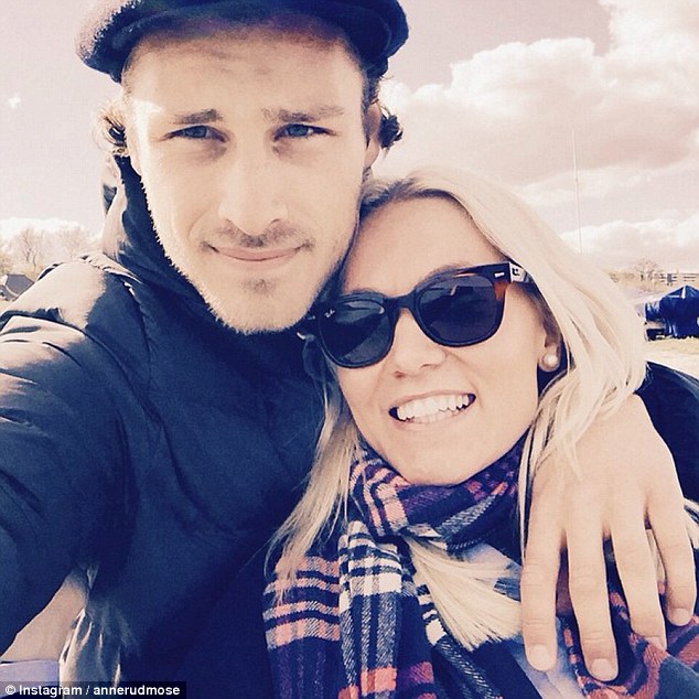 最幸福的一对年轻情侣,最幸福情侣