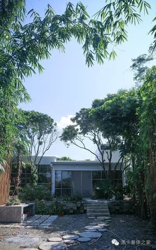 不要爱马仕不要LV,90后情侣花6万块造了个300㎡的大房子