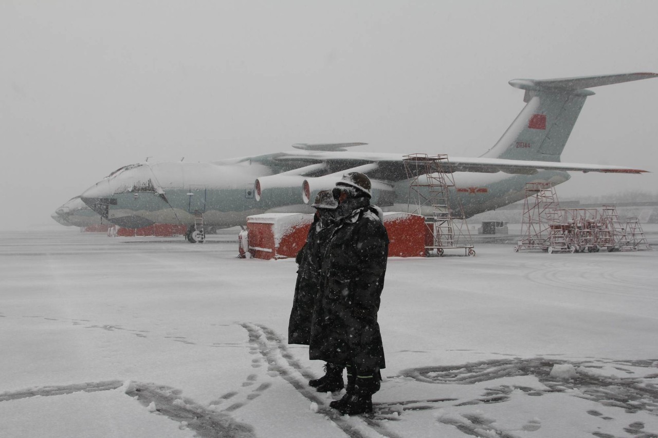 军事禁区未经批准禁止入内,驴友无视警告警示私自闯入禁区