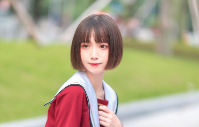 小说：你们三位关注走位，有看过足球吗？对了，不是国足，那就行