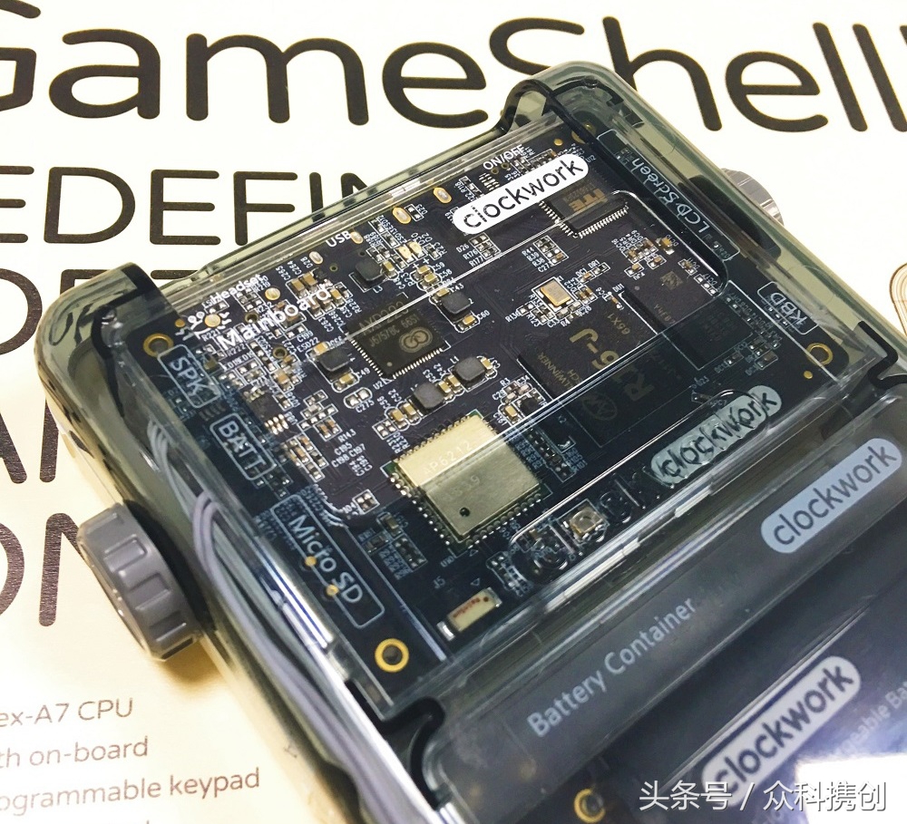 最适合学生党玩的游戏掌机,时空穿梭机带你穿越