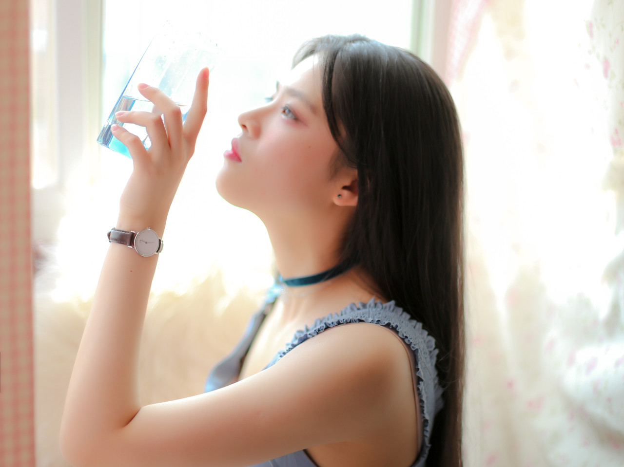 小说：穿越末世，养了个病娇怪物男主怎么破？