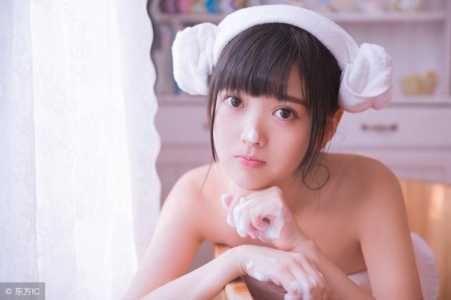 小说：她的钱包里有前男友的照片，总裁笃定她没忘记，她：忘丢了