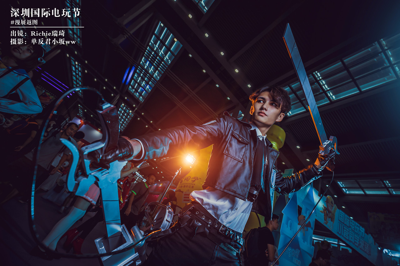 灏忚涓や笘鐞冪帇,灏忚瓒崇悆鍙蹭笂绗竴鐞冪帇