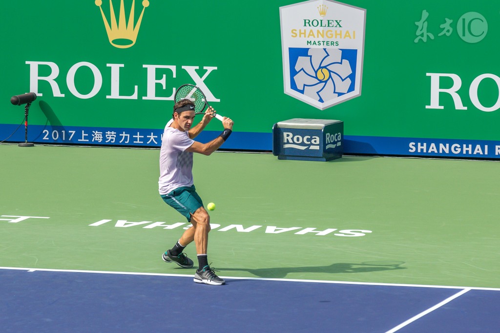 小说：校队战胜职业队传为美谈，同行扬眉吐气纷纷请客道恭喜