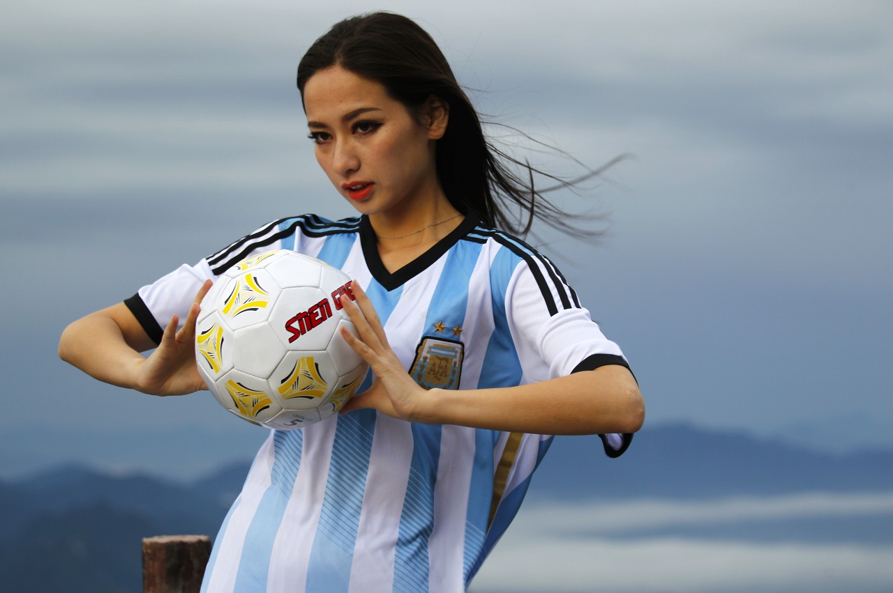 足球史上最强中锋小说,足球最强中锋小说