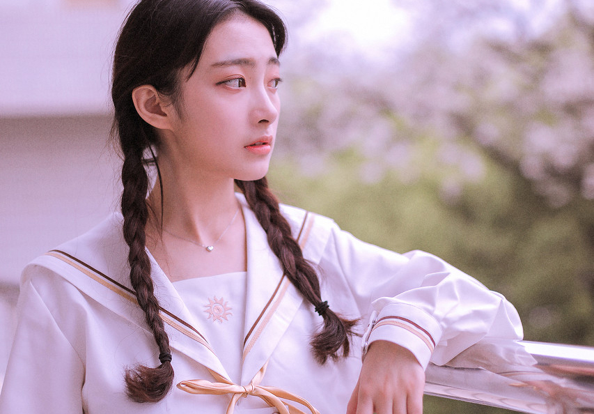 小说：陨石1号世间仅有一个，她发现自己和妹妹都有：你的是赝品