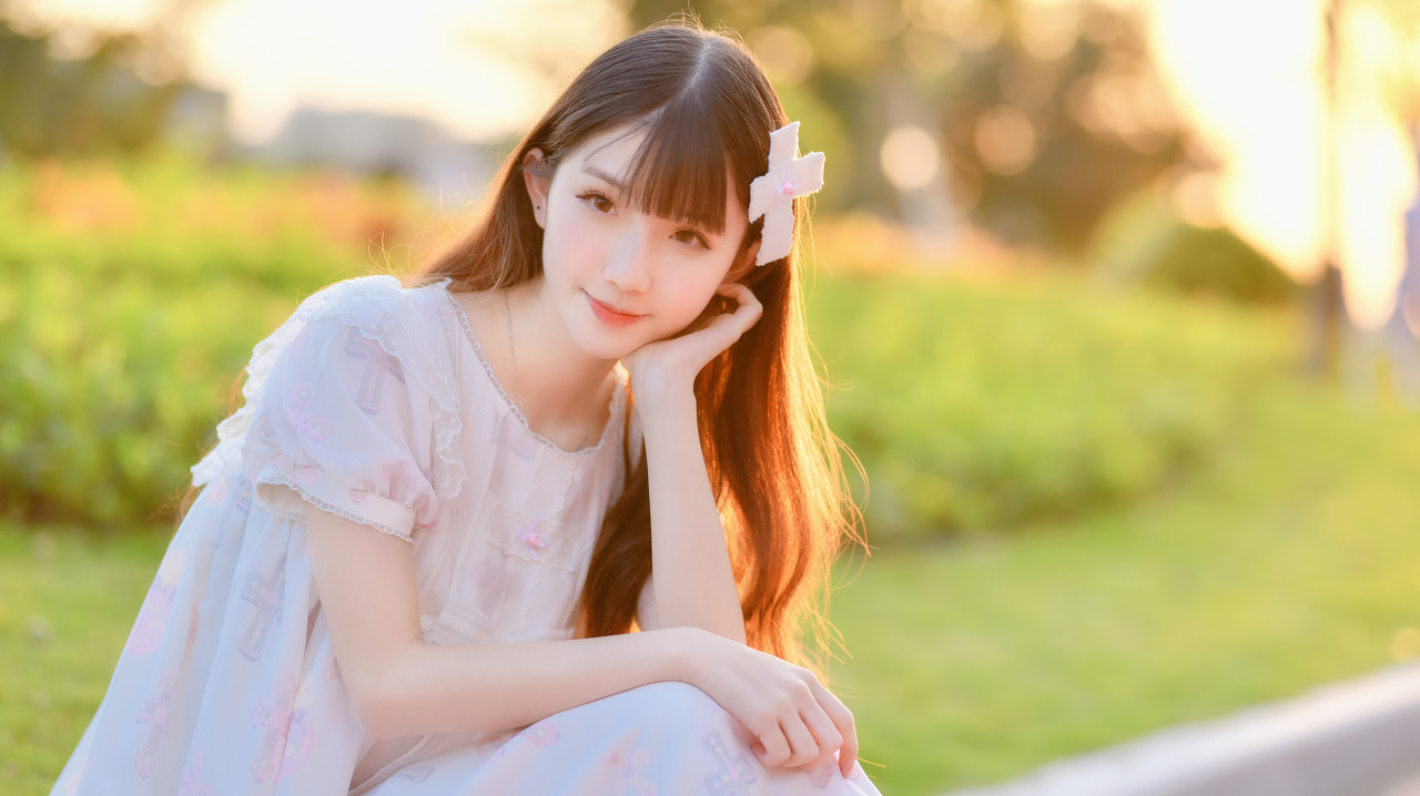 小说：外卖小哥进女顾客房间，闻到了血腥气，他：楼上有人死了