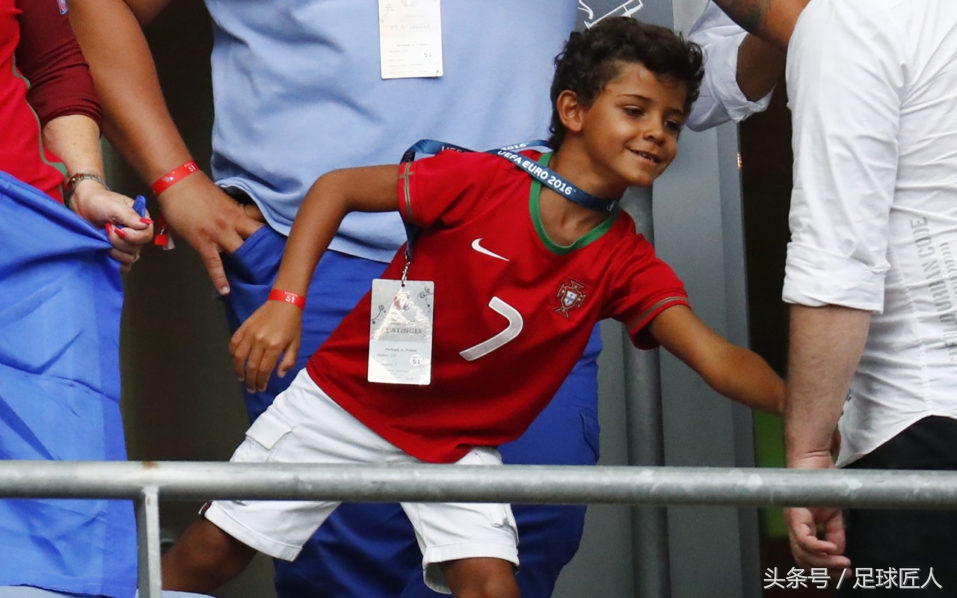 迷你罗尤文梯队夺得冠军,迷你罗代表尤文悠久出战比赛