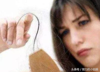 头上为什么会有螨虫？阿婆用一勺盐祛螨，千万螨虫落荒而逃